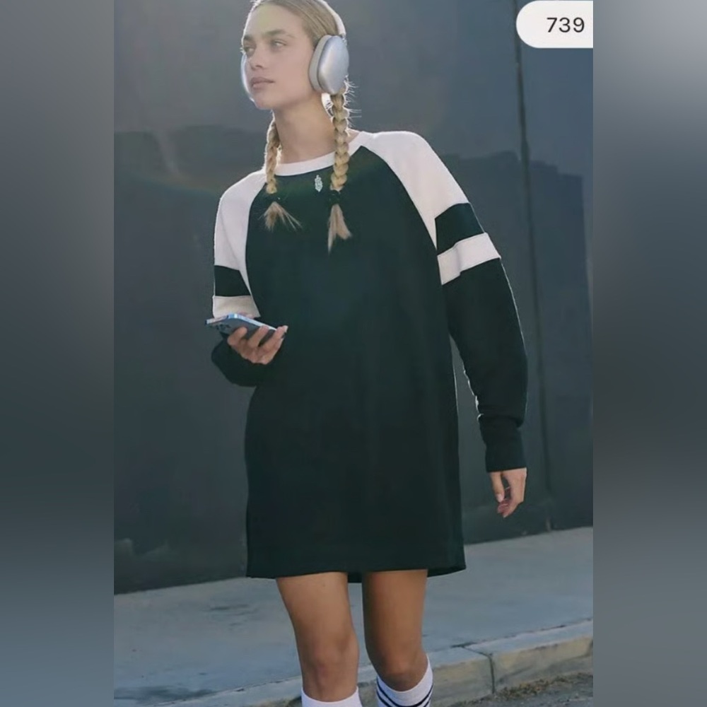 Heritage sport dress